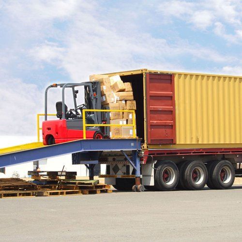Servicios integrales de transporte, almacenaje y logística